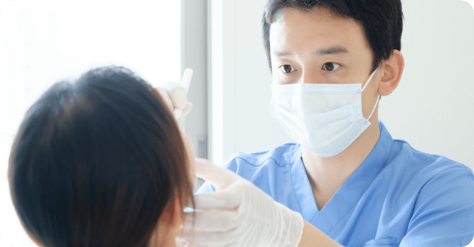 子供が治療中の画像